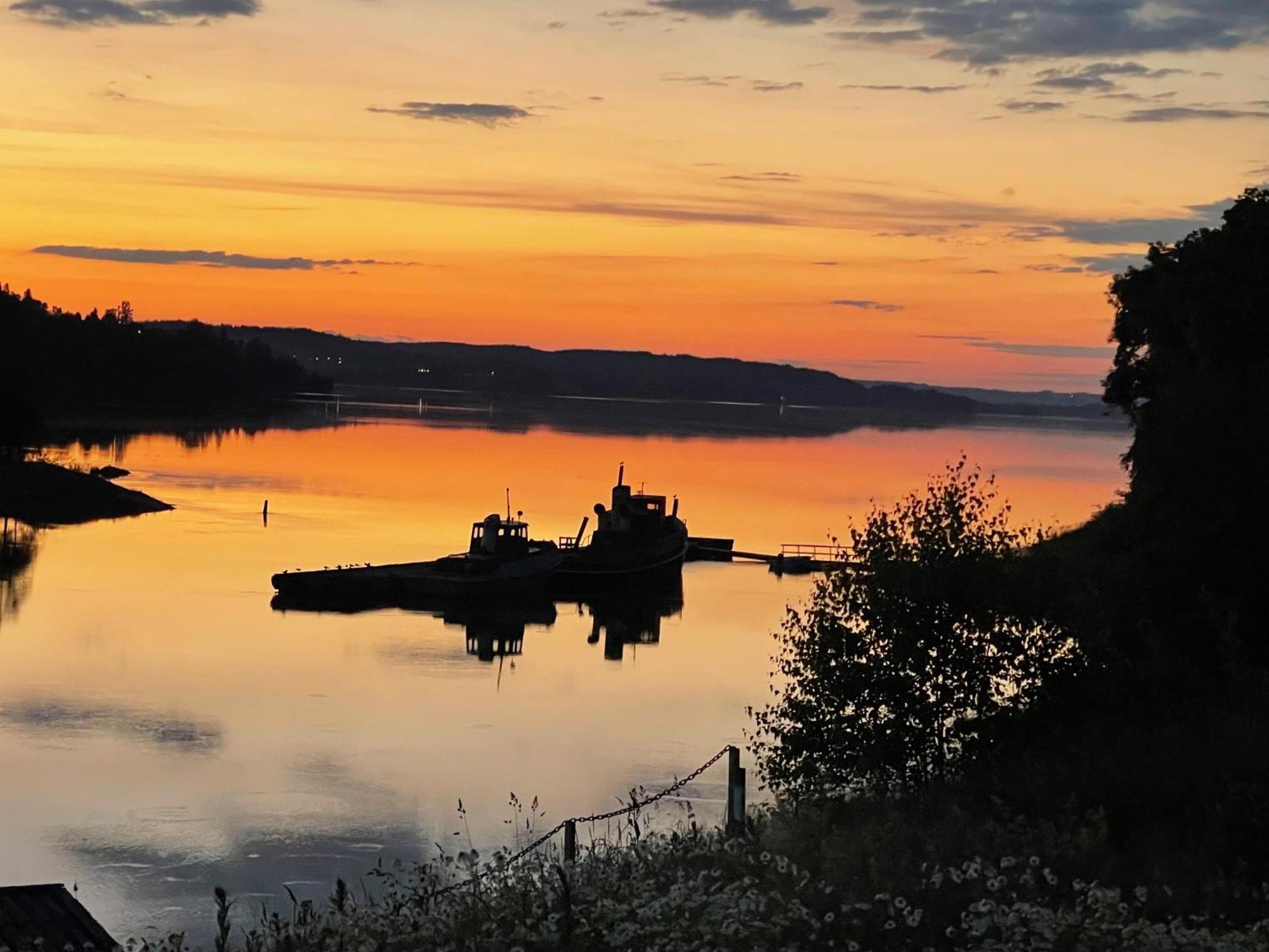 Hyttelaven Pa Furuholmen ساربسبورغ المظهر الخارجي الصورة